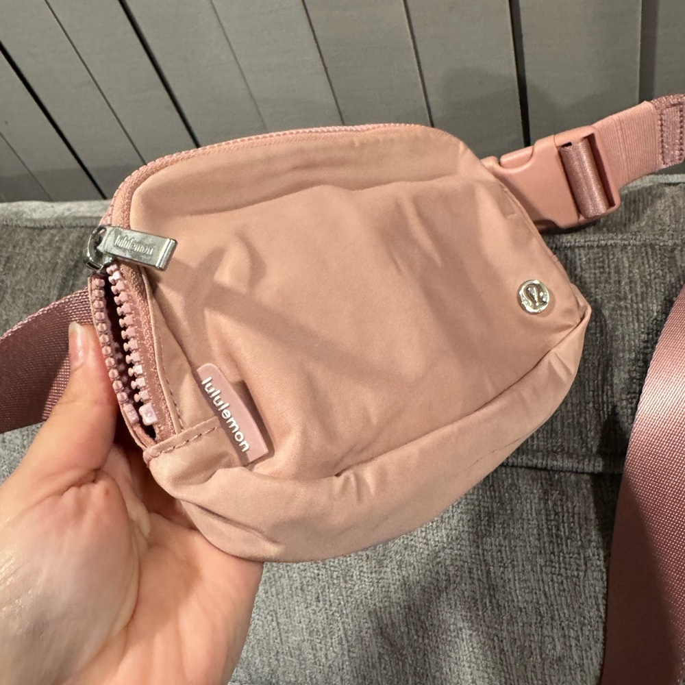 Lululemon Rose Belt Bag - Picture 4 of 8